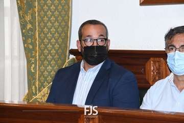 Lara Collado retrata en el Pleno de Telde la realidad de la lacra machista/Francisco Javier Santana: